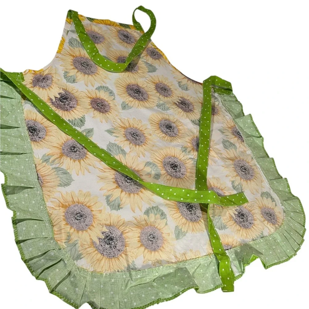 New Handmade Bib Apron Sunflower Pocket Ruffles Kitchen Cooking Baking